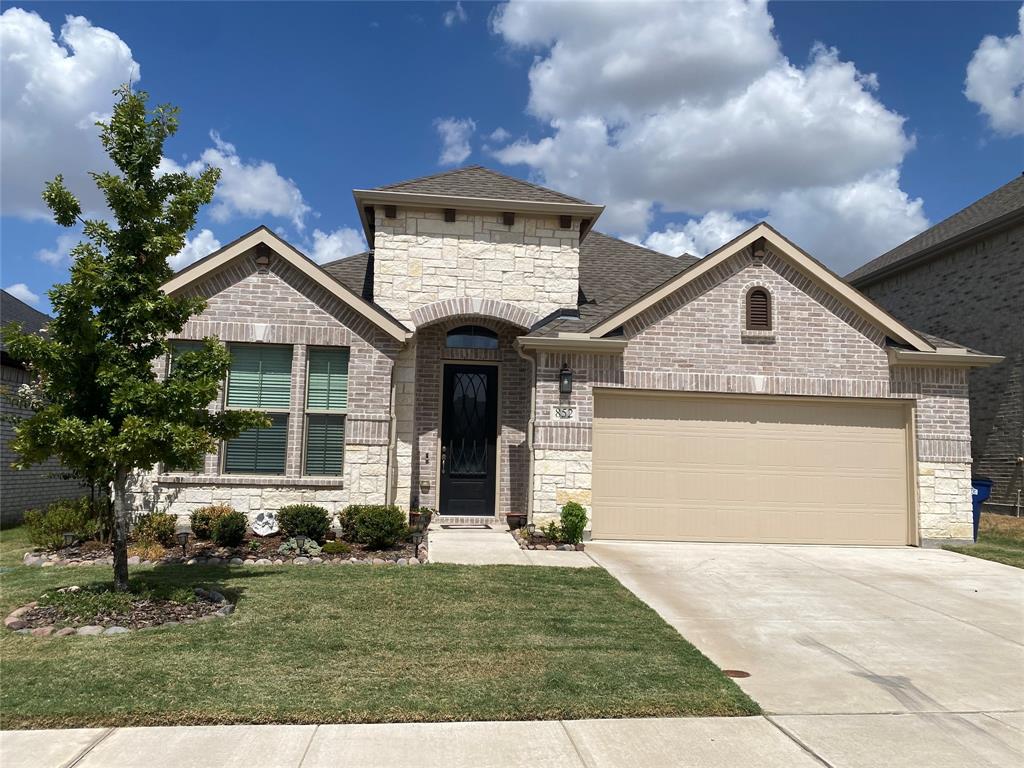 852 Reynolds Drive — photo