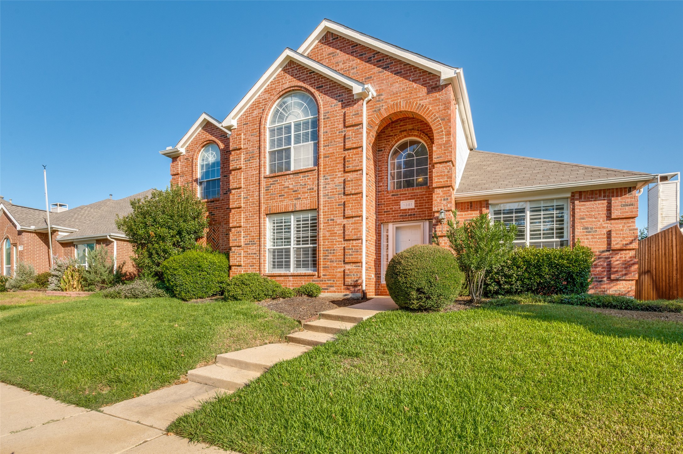 1381 Wentworth Drive — photo