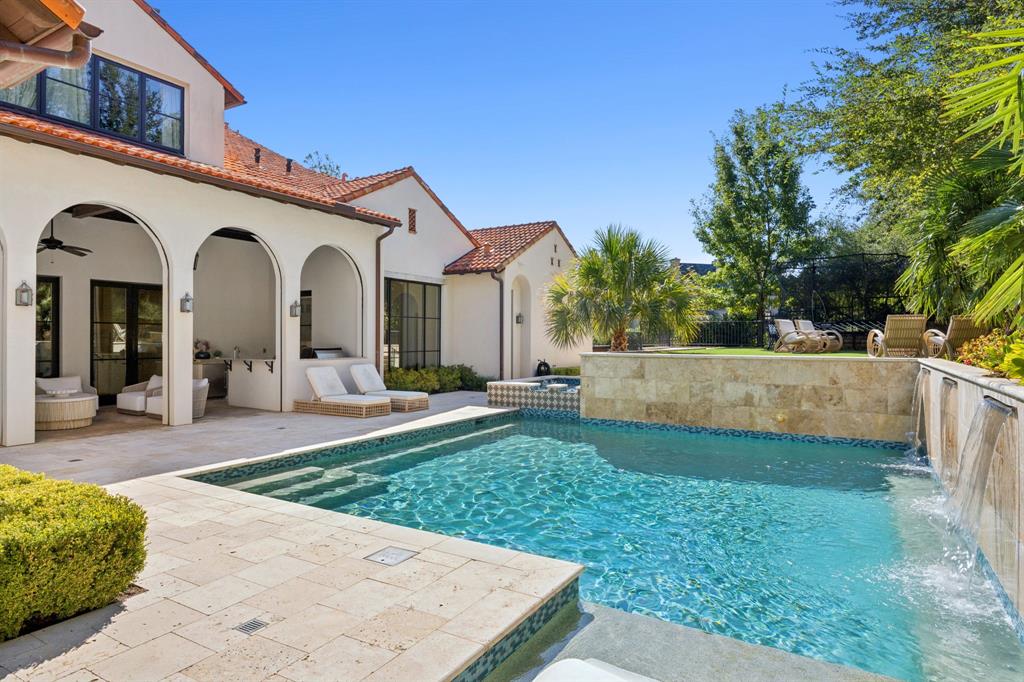 1402 Fountain Grass Court — photo