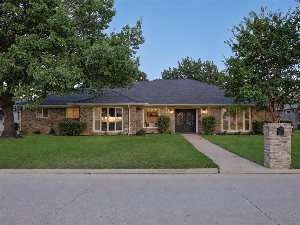 110 Oakmont Drive — photo