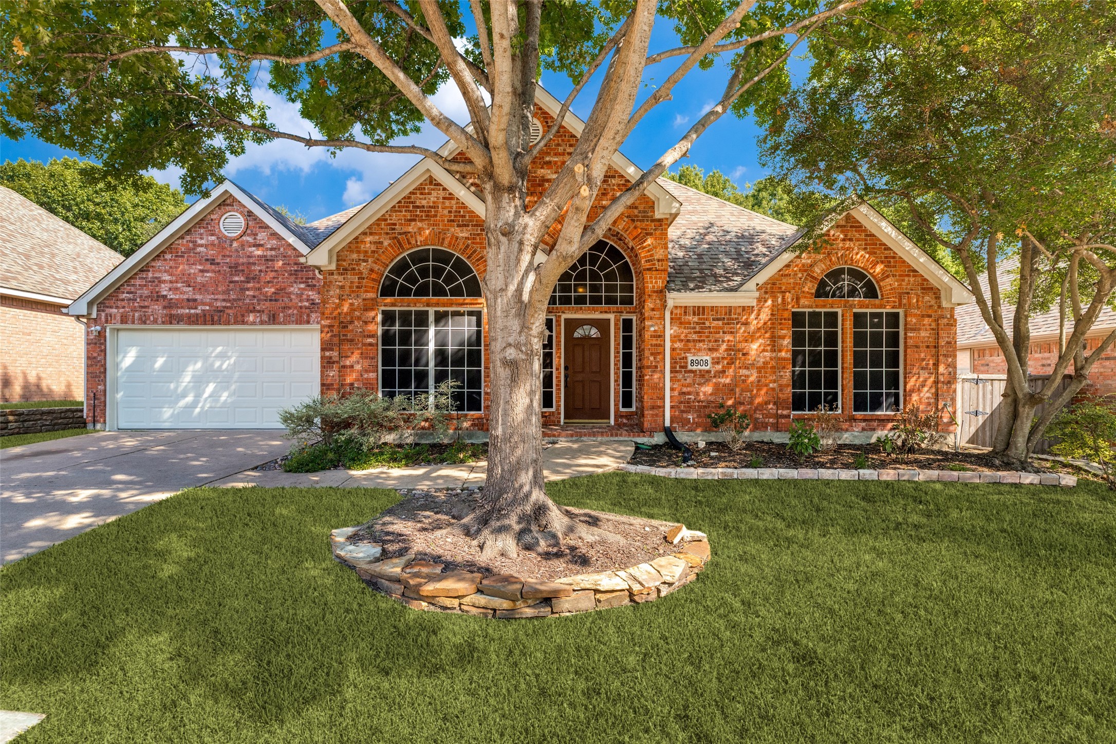 8908 Aplamado Drive — photo