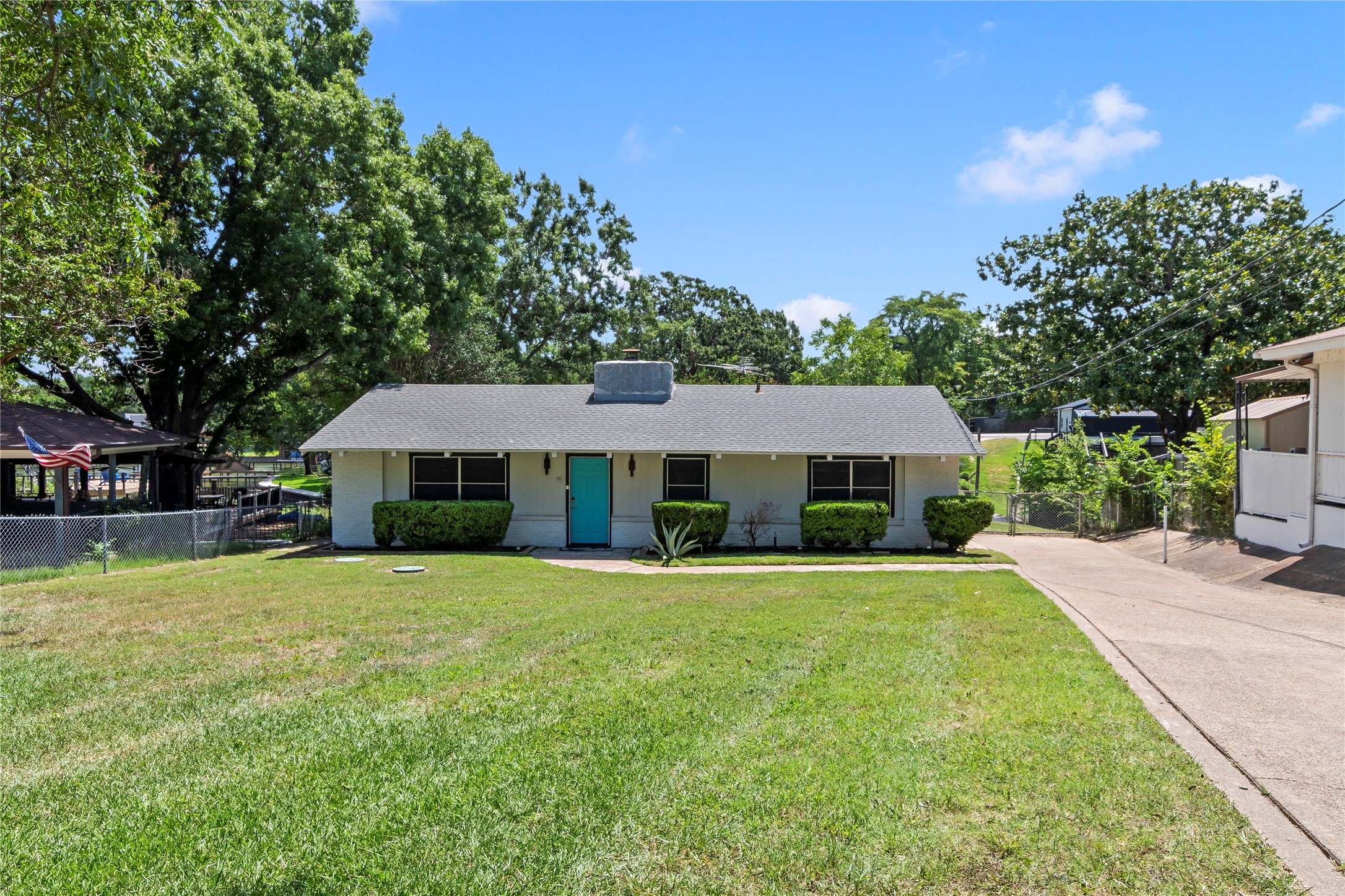 110 Henderson Harbor Circle — photo