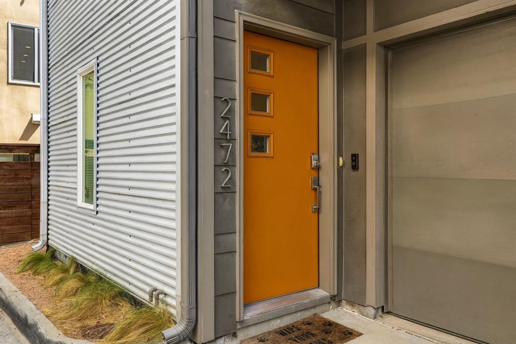 2472 Thatcher Drive — photo