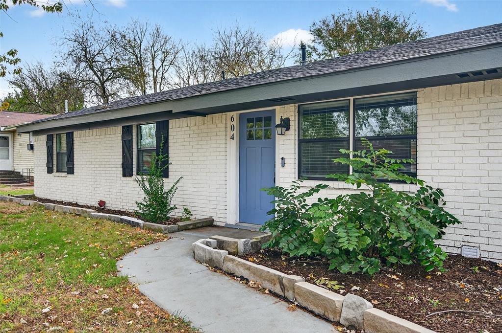 604 E Summit Street — photo