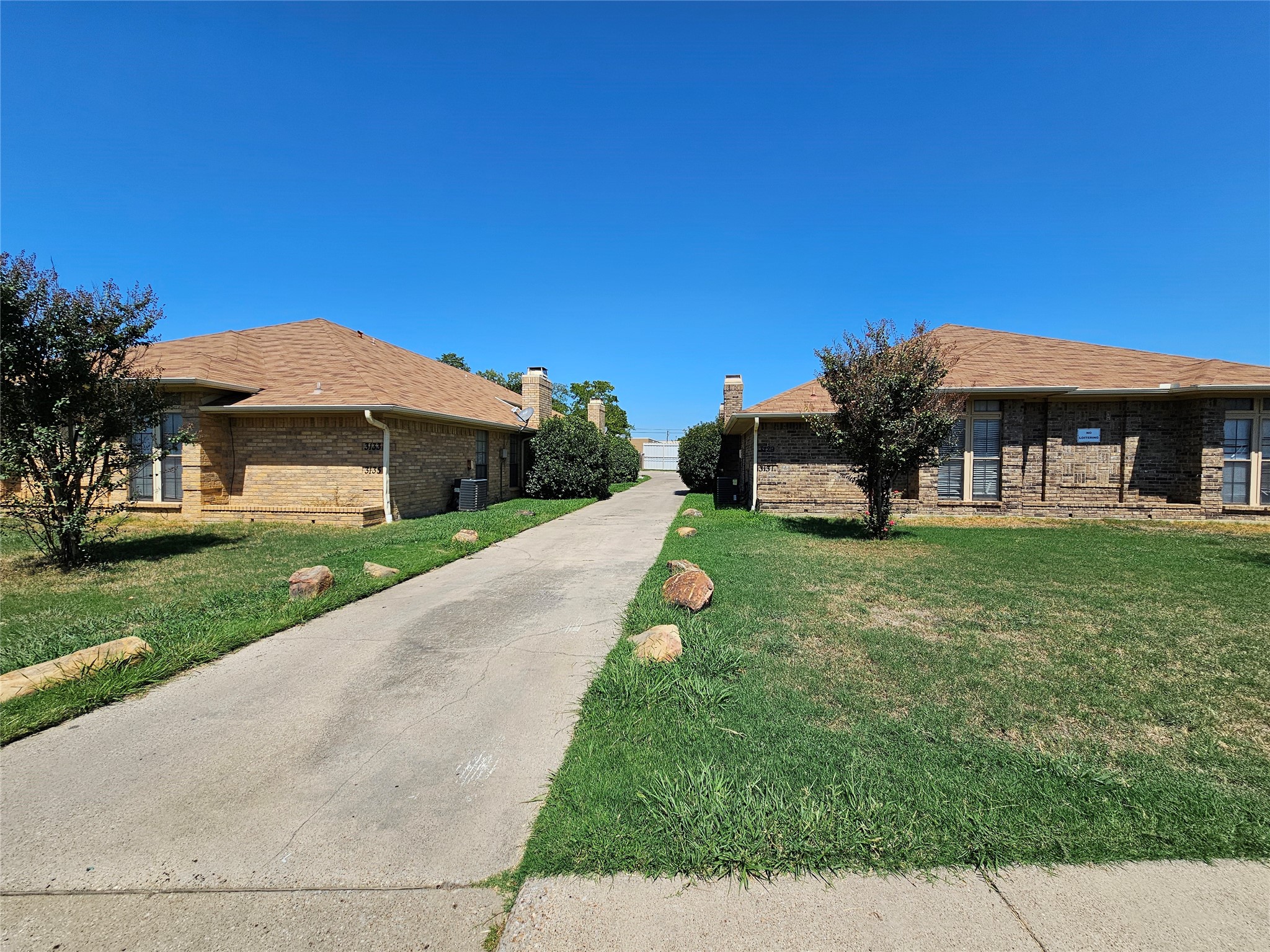 3125 Tudor Lane 3131 — photo