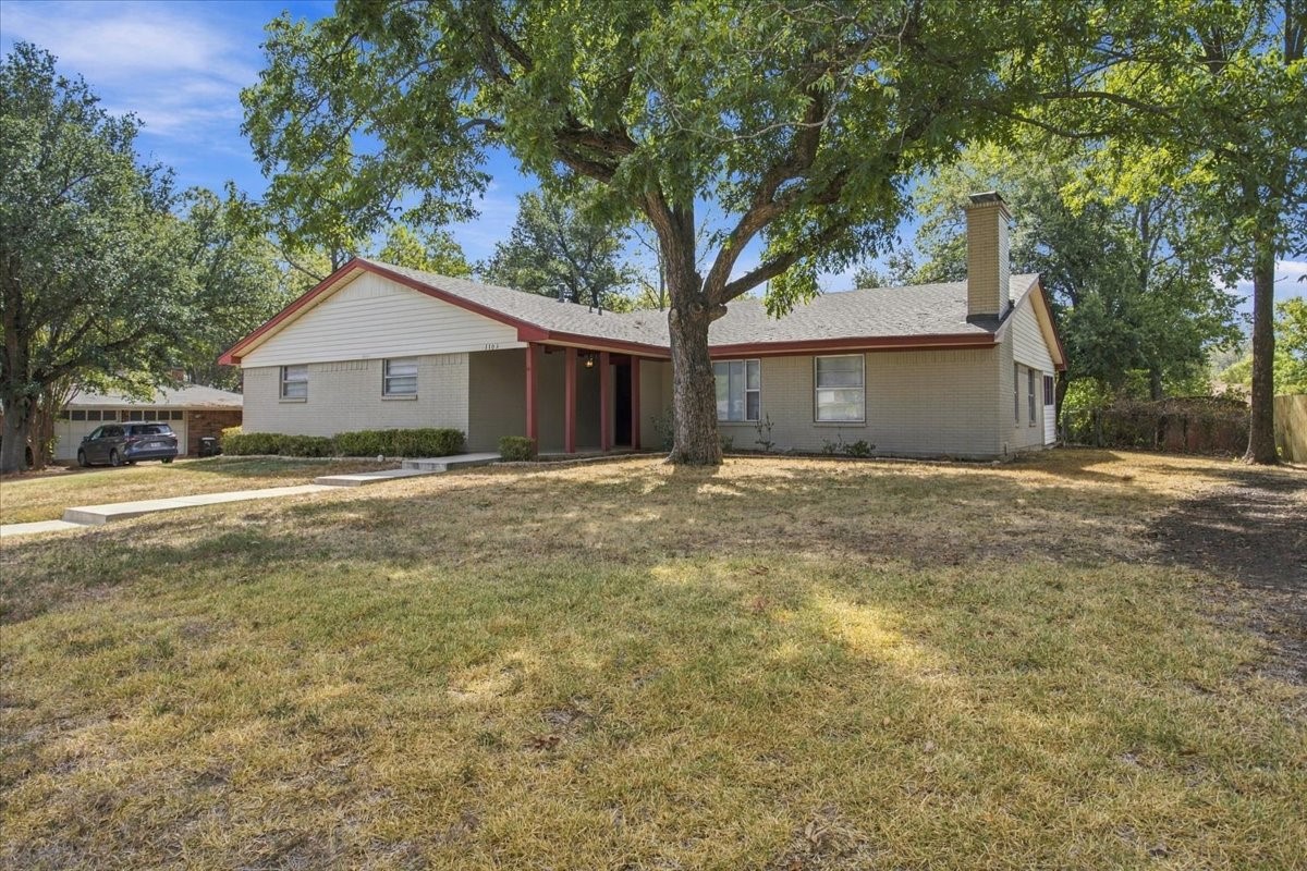 1105 Northwood Drive — photo