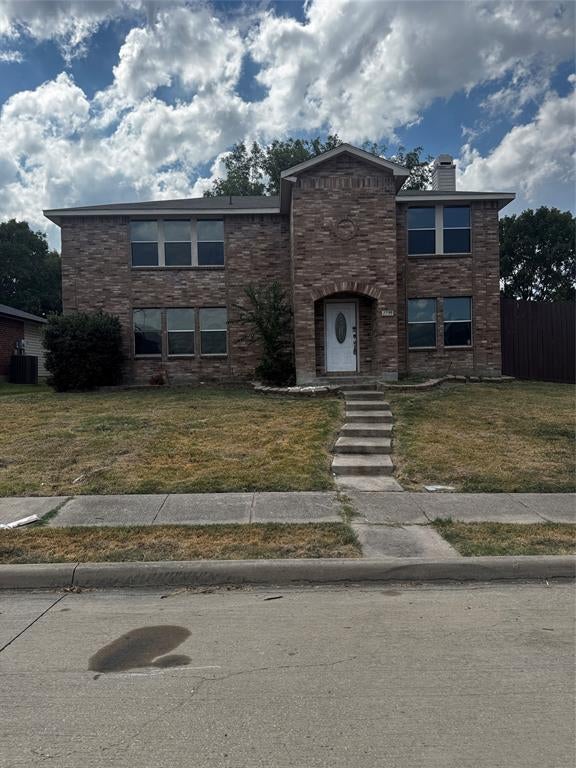 1735 Hickory Creek Lane — photo