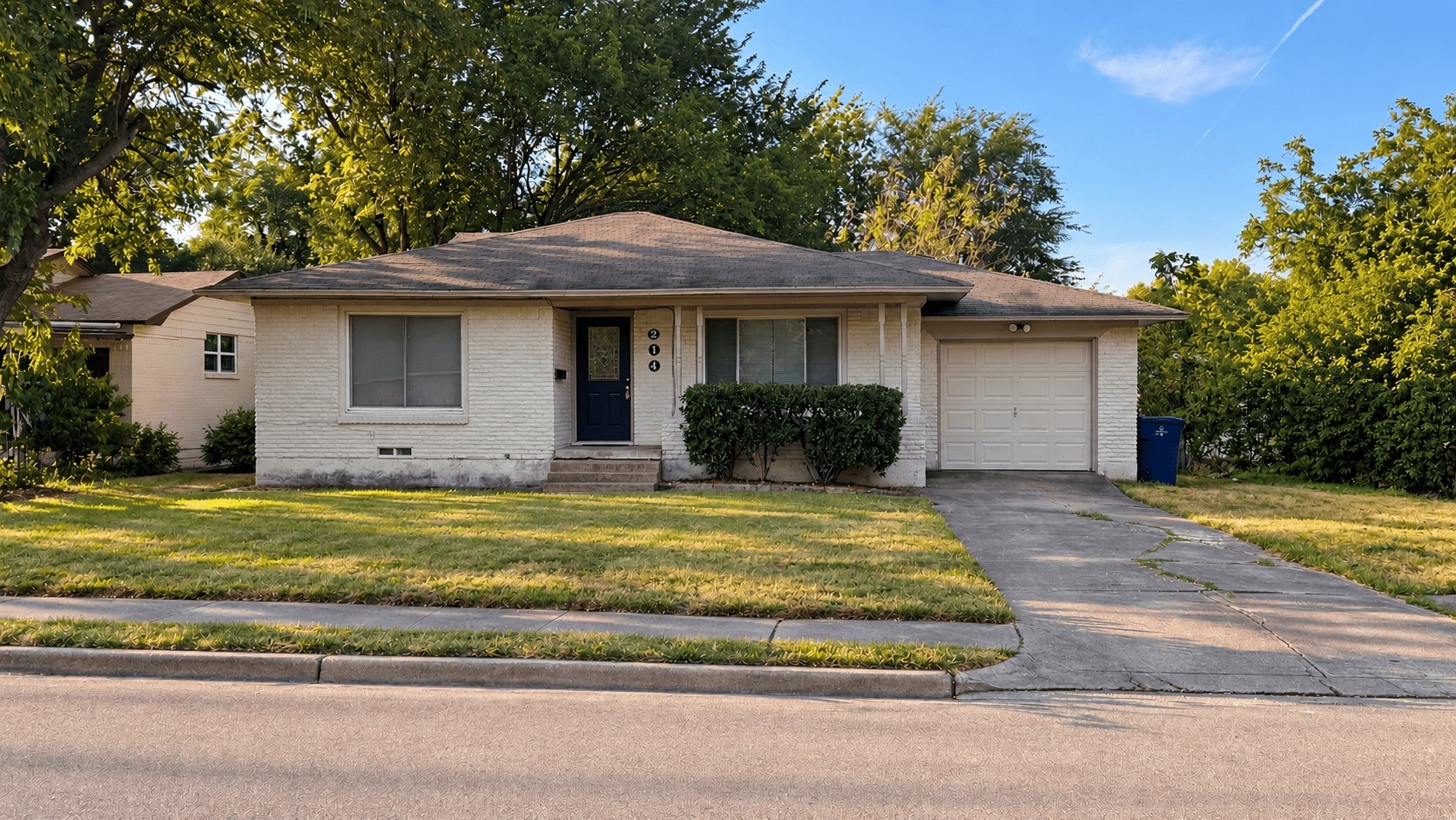 214 E Carolyn Drive — photo