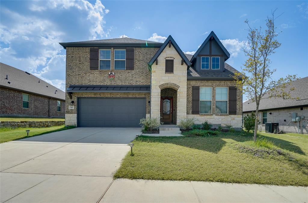 707 Gatecrest Drive — photo