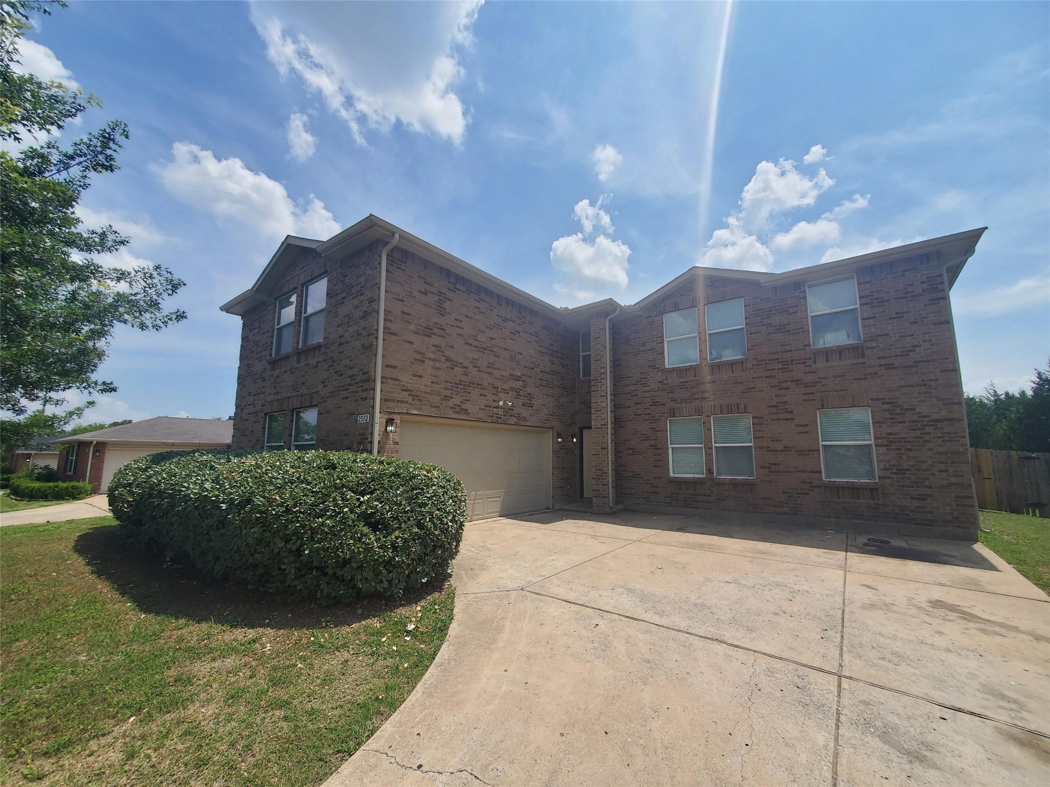 2512 Comstock Lane — photo