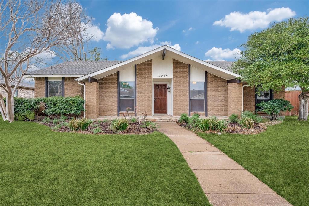 2209 Travis Drive — photo
