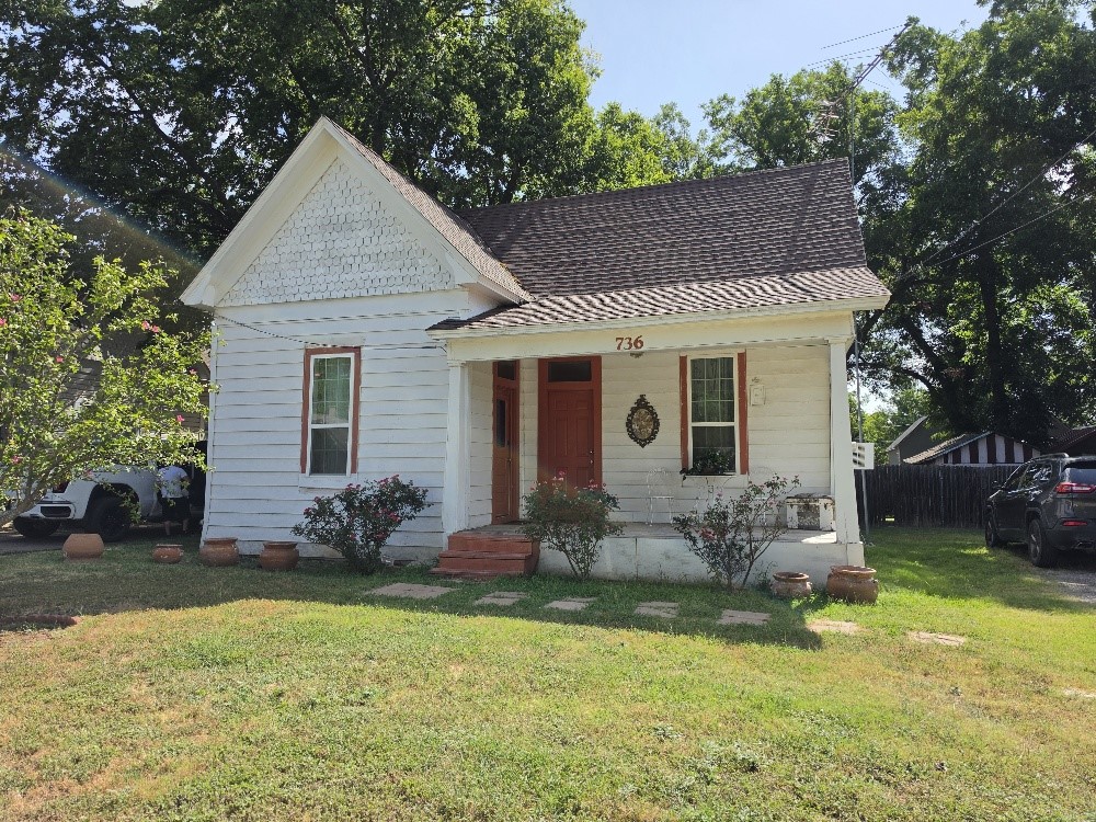 736 N Robinson Street — photo