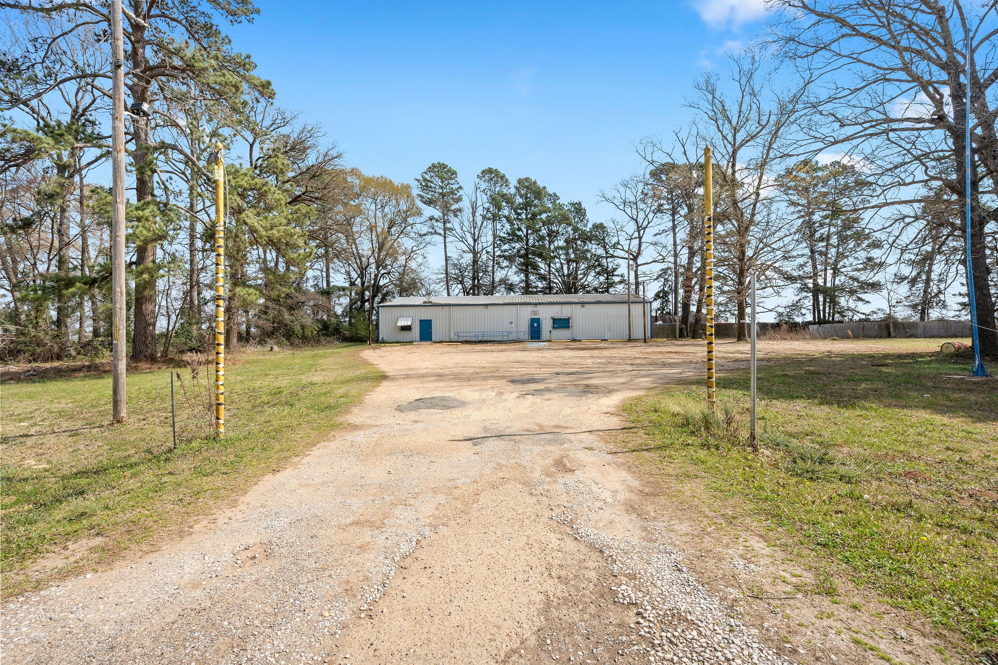 5810 US Highway 259 N — photo