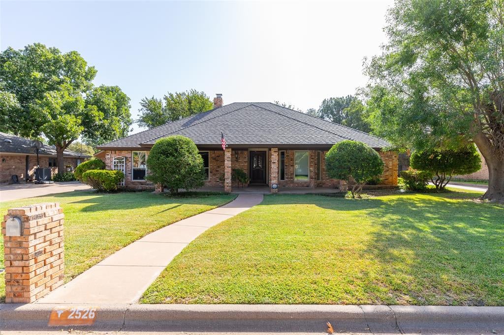 2526 Woodlake Drive — photo