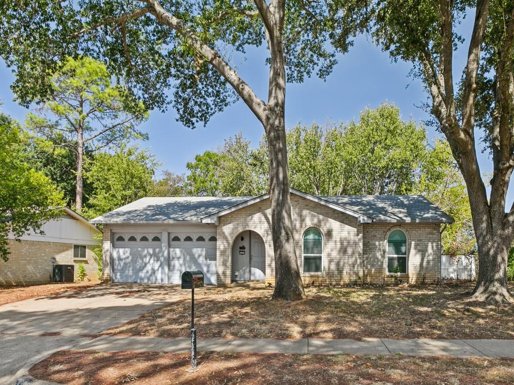 2305 Harvard Drive — photo