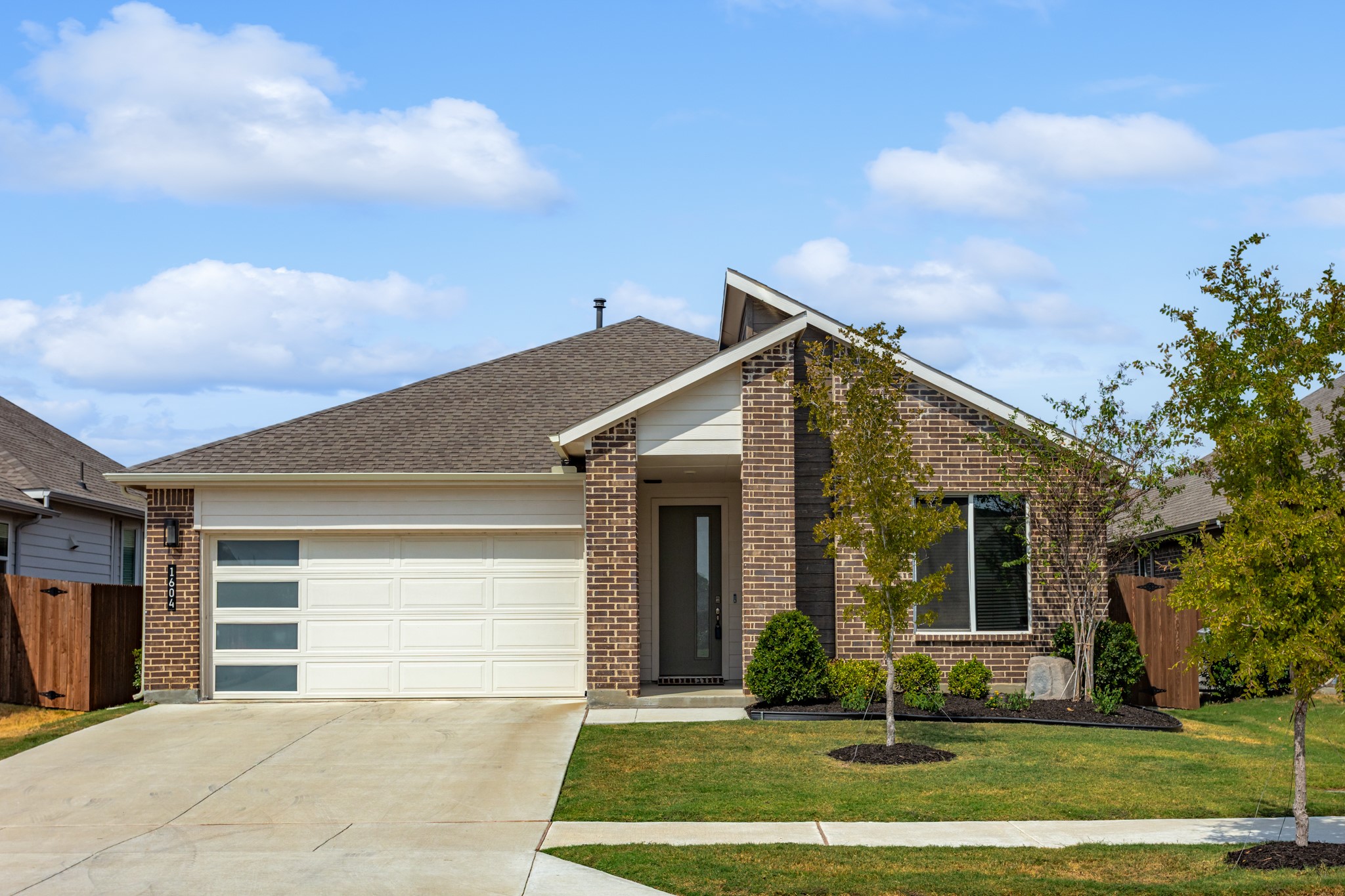 1604 Woodpecker Street — photo