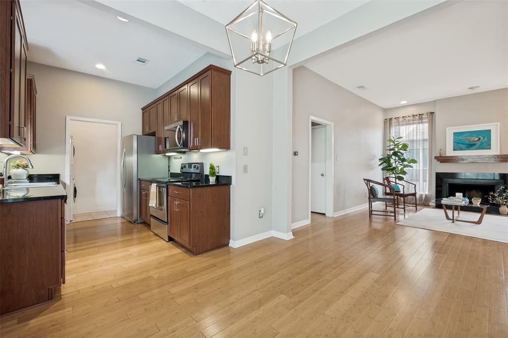 4031 Holland Avenue G — photo