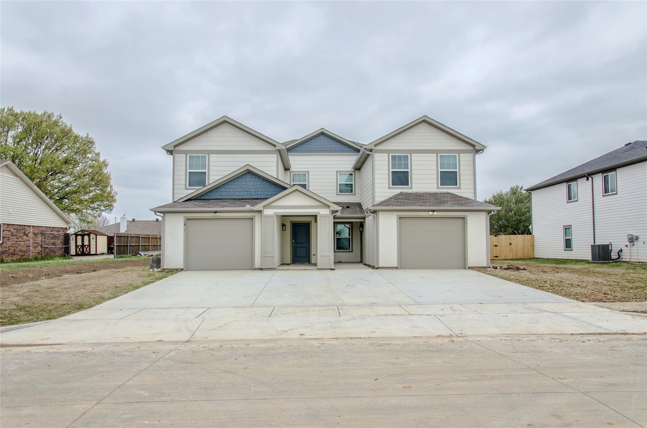 3817 Huntington Drive — photo