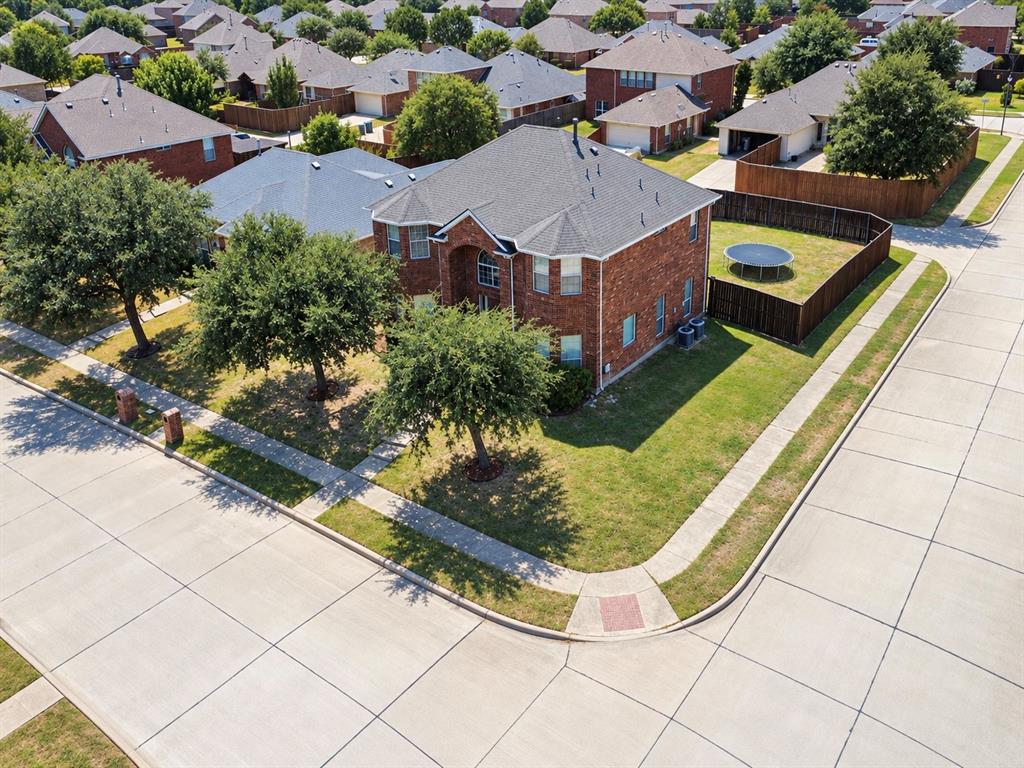 7909 Glenview Way — photo