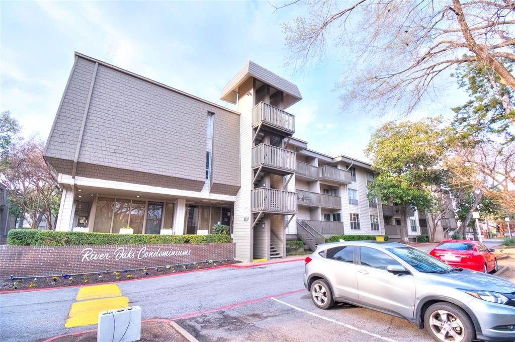 4837 Cedar Springs Road 304 — photo