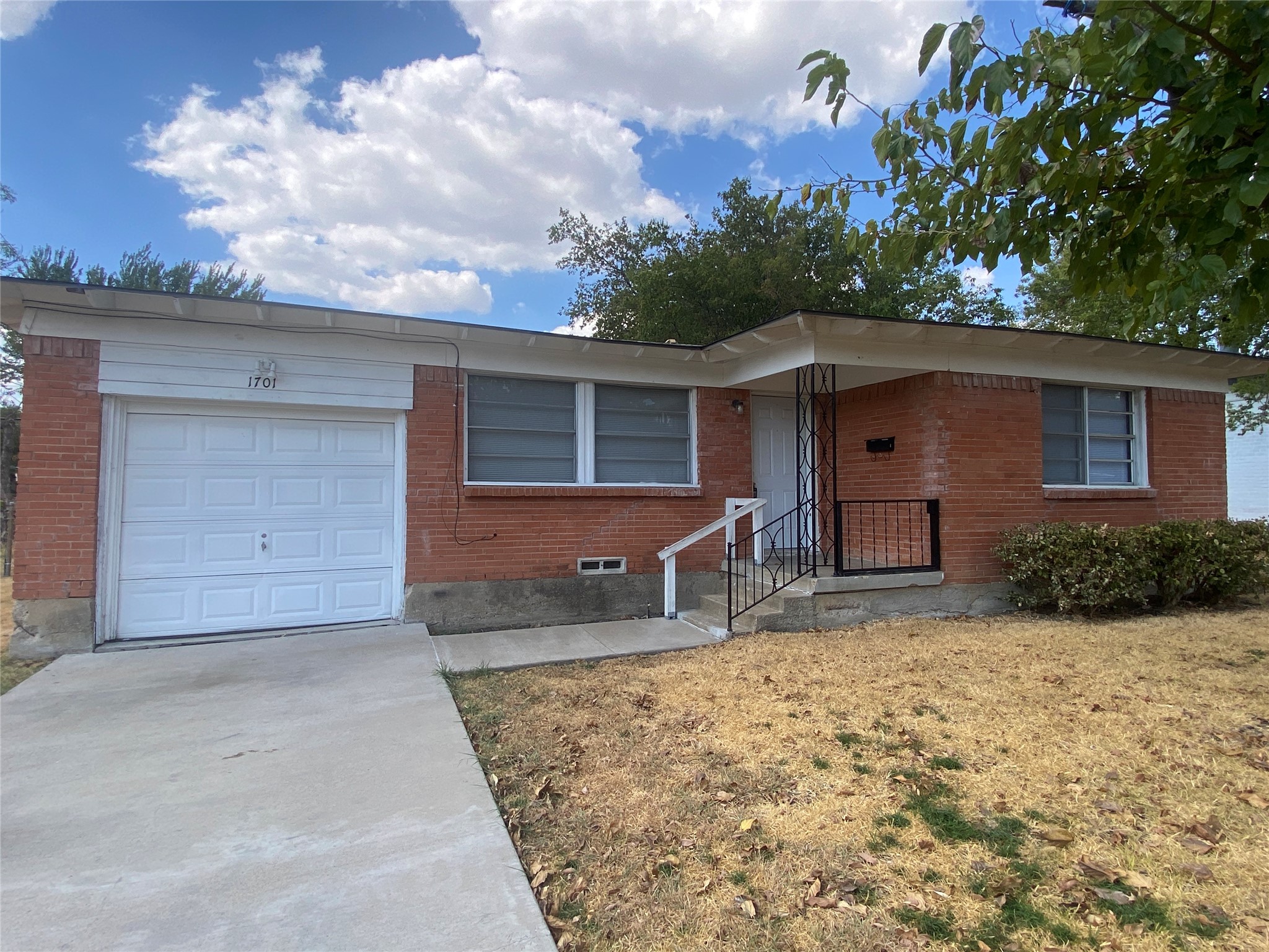 1701 Longview Street — photo