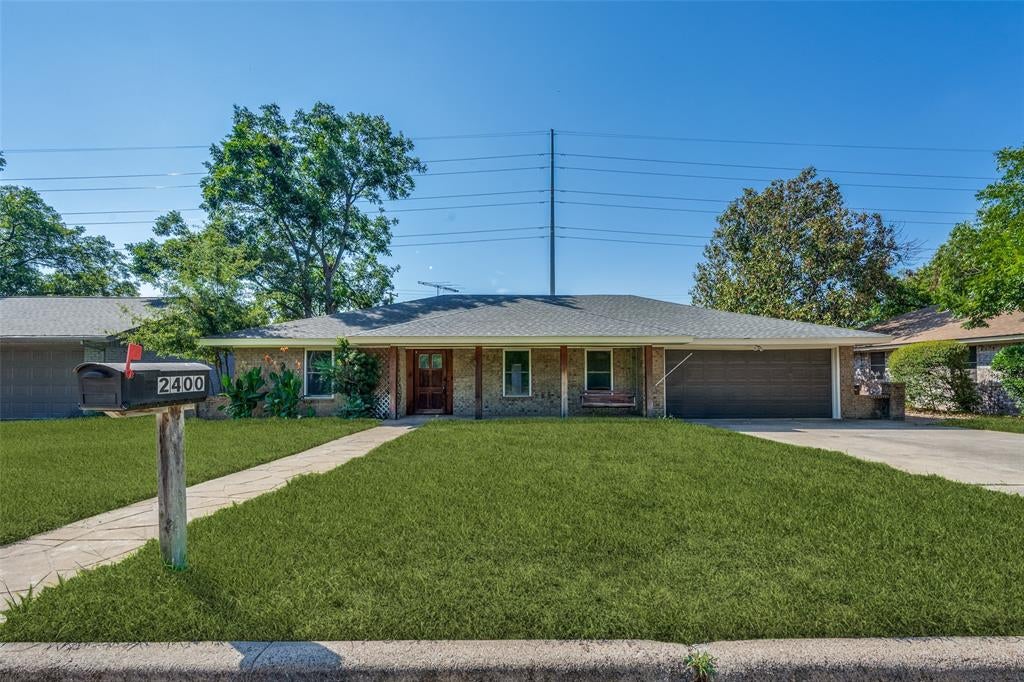 2400 W Lavender Lane — photo
