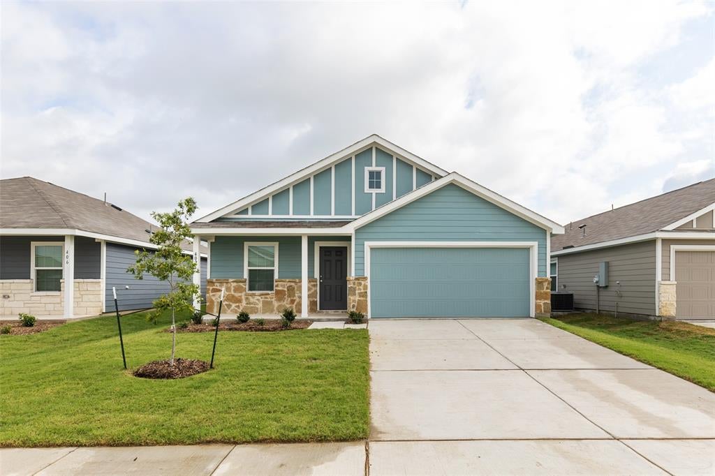 402 Moray Drive — photo