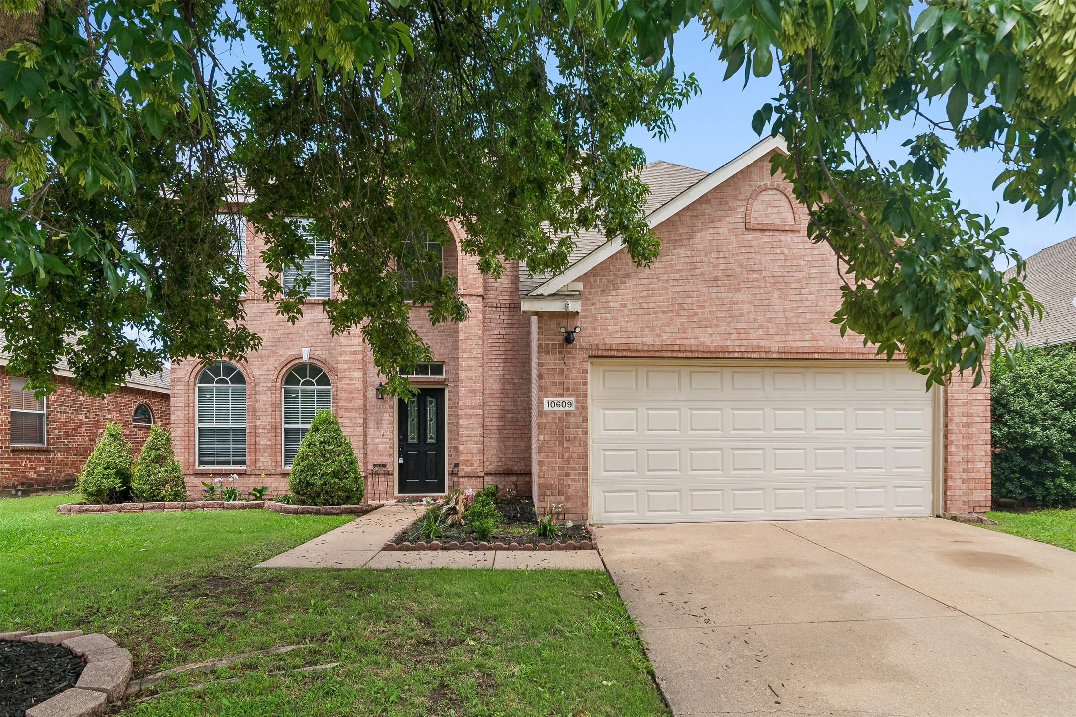 10609 Augusta Lane — photo