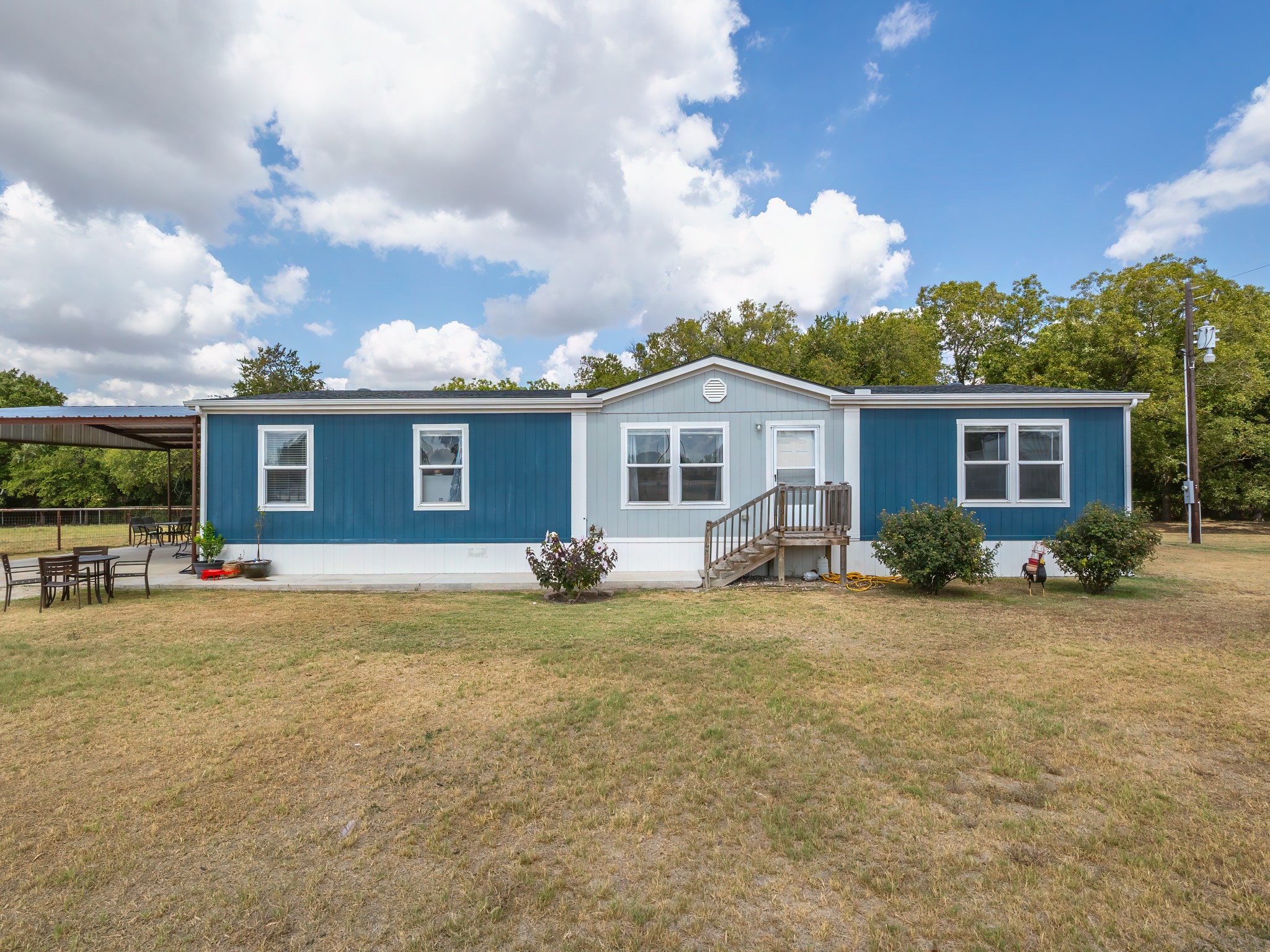 663 Private Road 1098 — photo