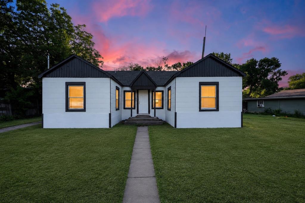351 S Waco Street — photo