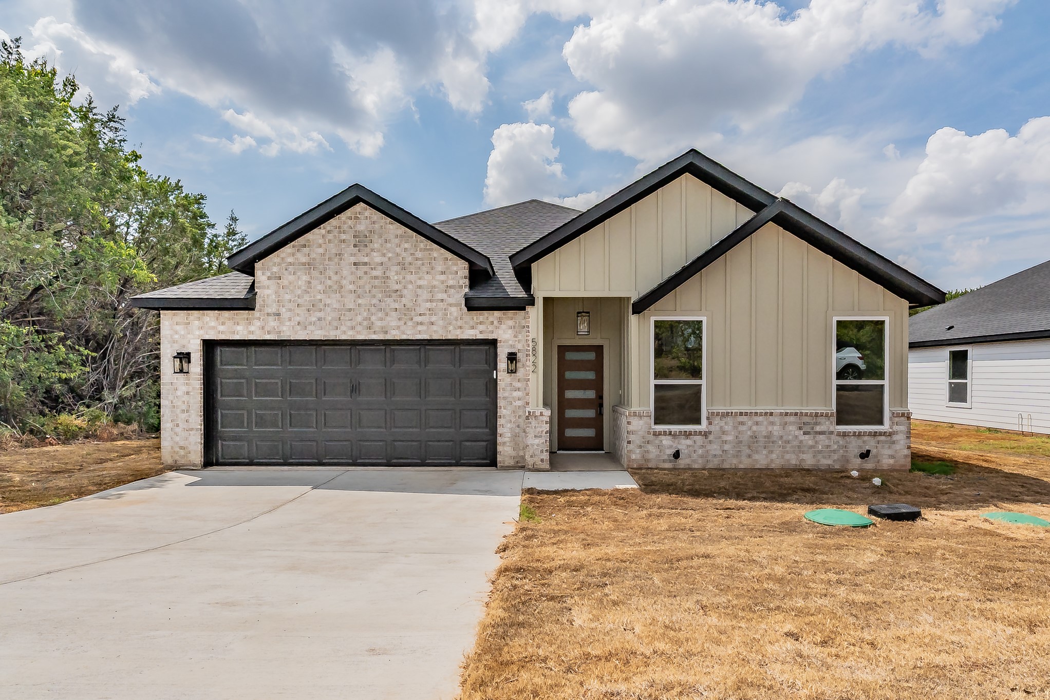 5822 Stonegate Circle — photo
