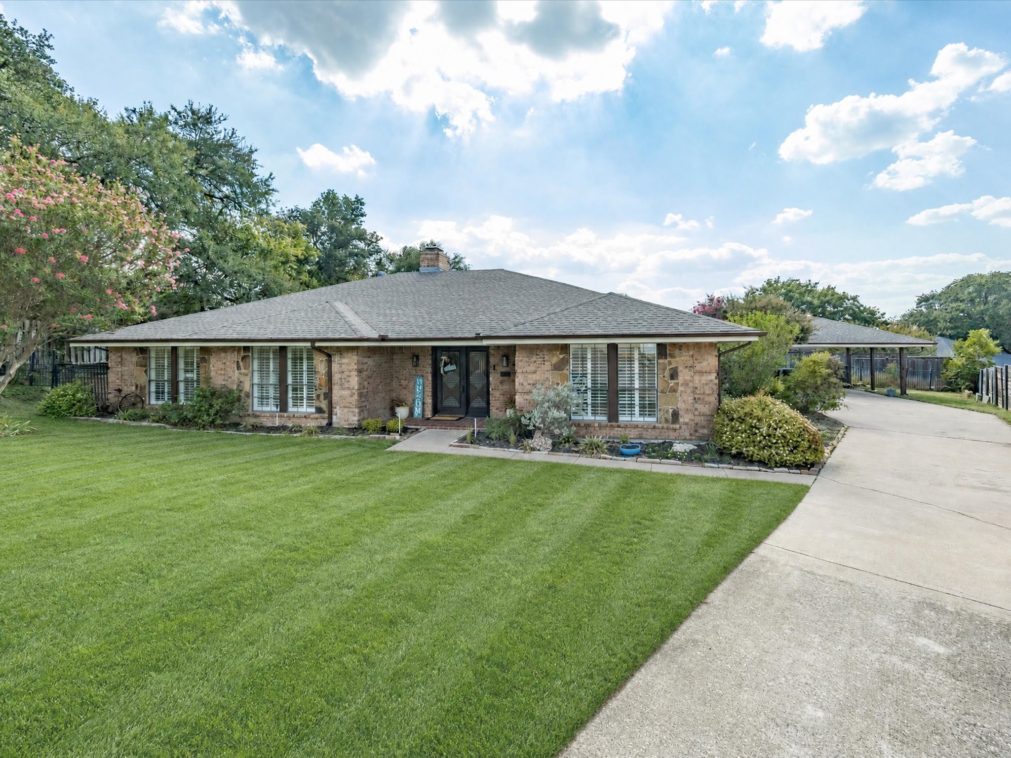 8505 Treetop Court — photo