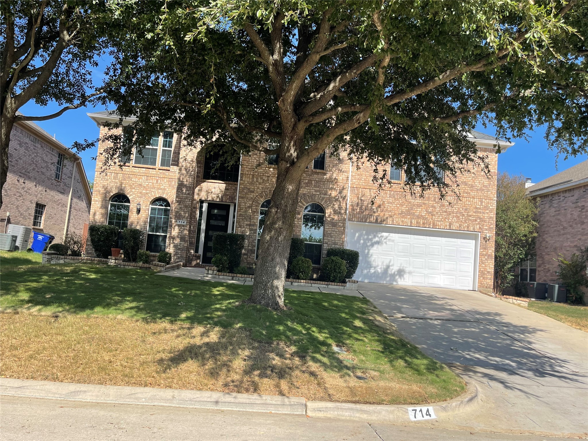 714 Crockett Drive — photo