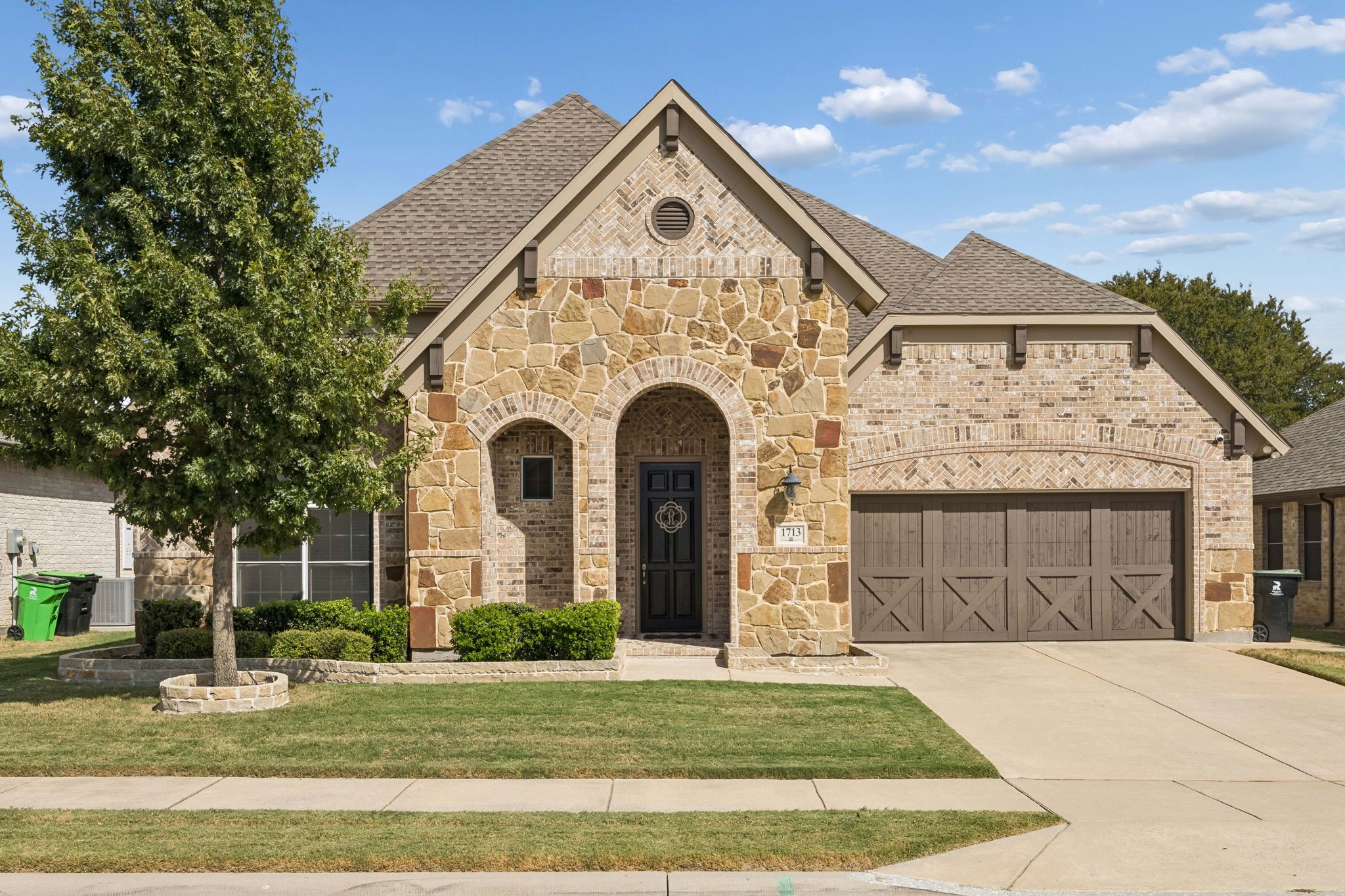 1713 Angus Drive — photo