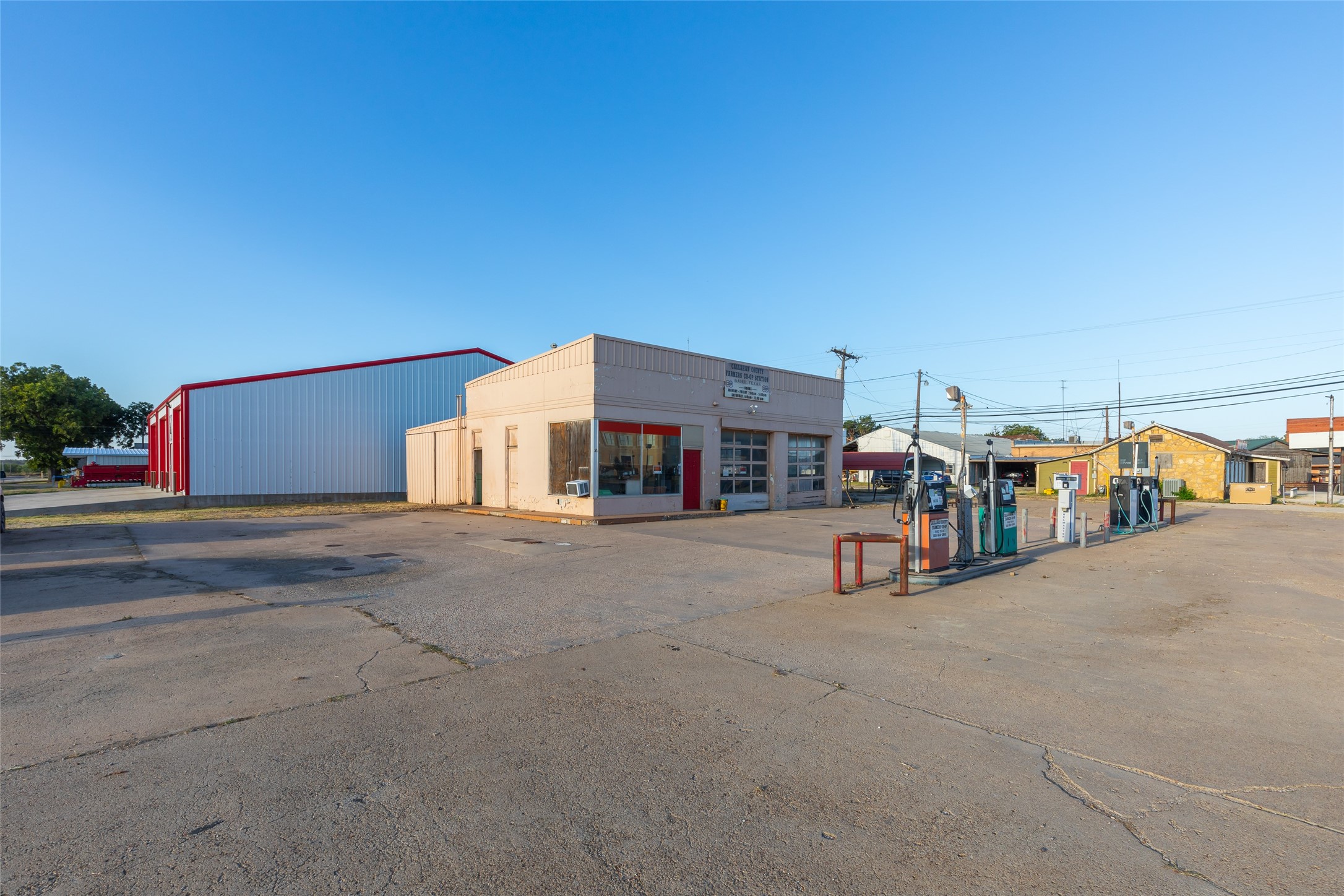 131 E 4th Street, Baird, TX 79504 — photo 2