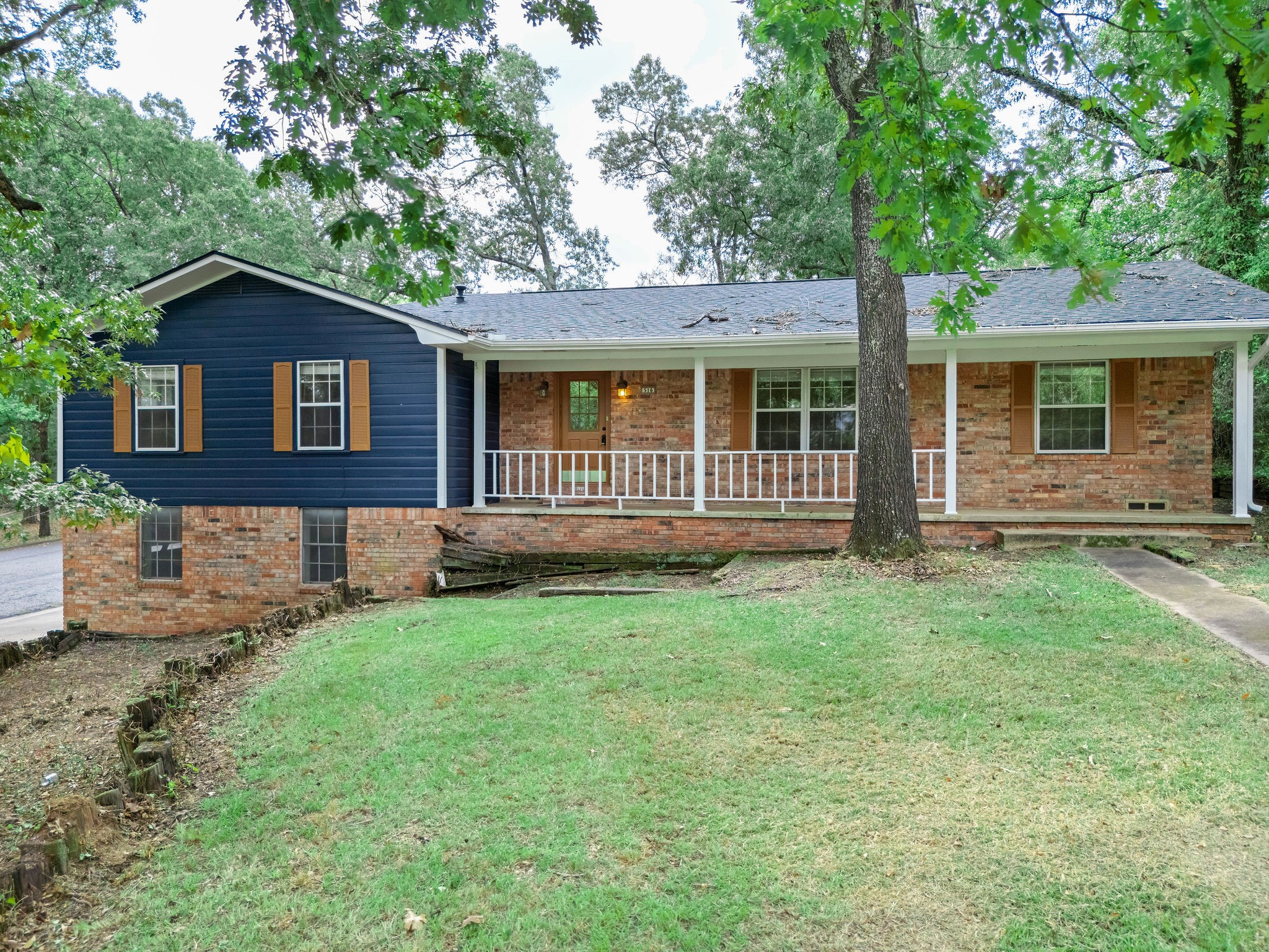 516 Azalea Lane — photo