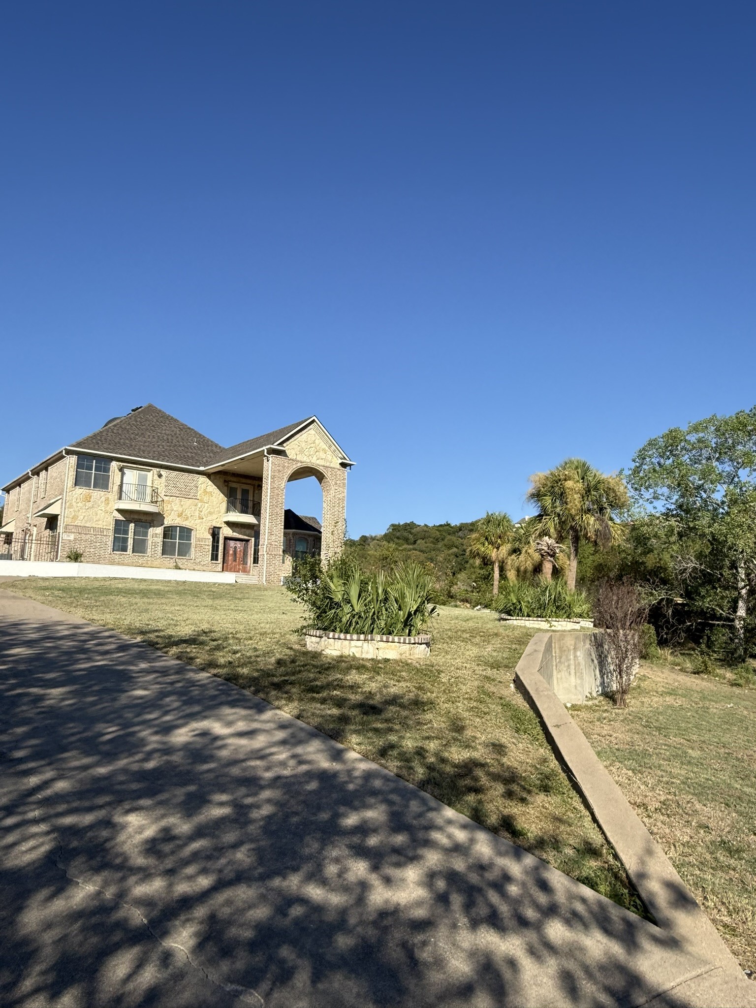 304 La Reata Court — photo
