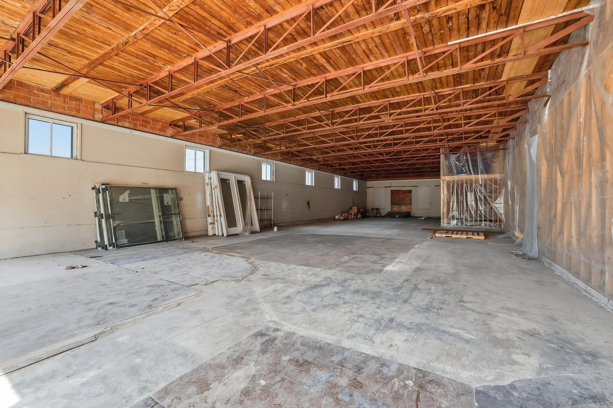 211 W Lamar Street — photo
