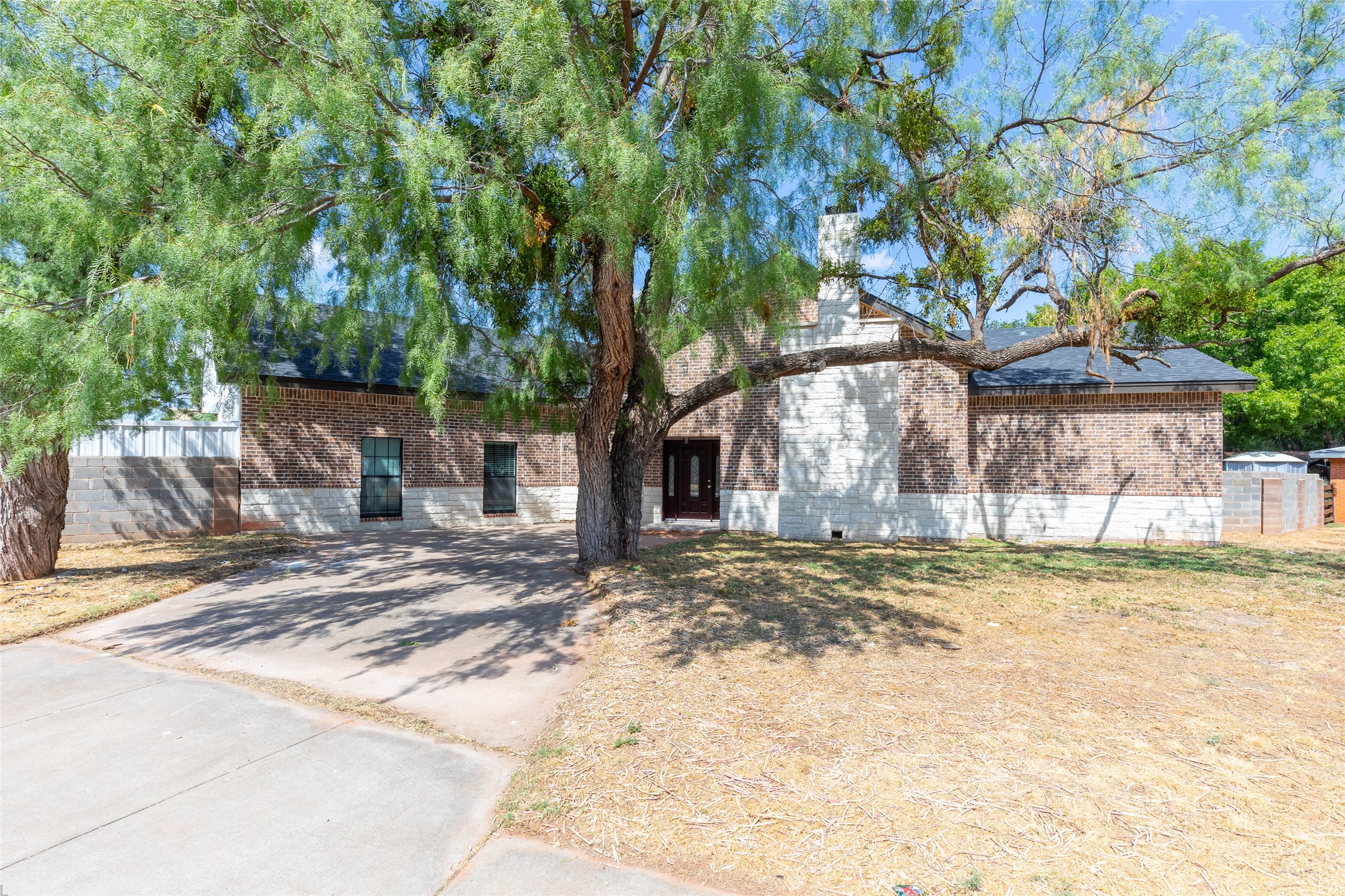 1394 S Pioneer Drive — photo