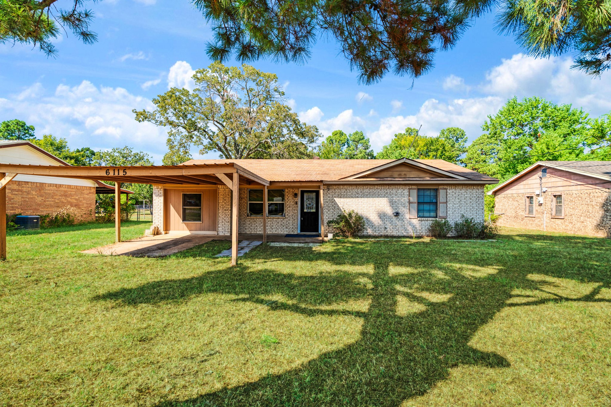 6115 Waggoner Street — photo