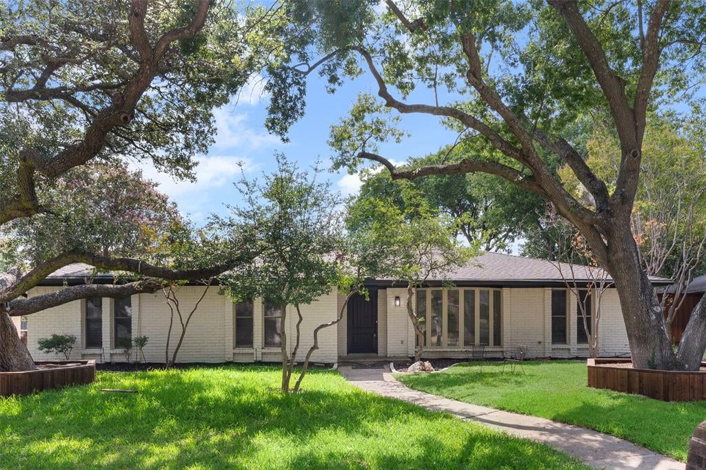1612 Northcrest Drive — photo