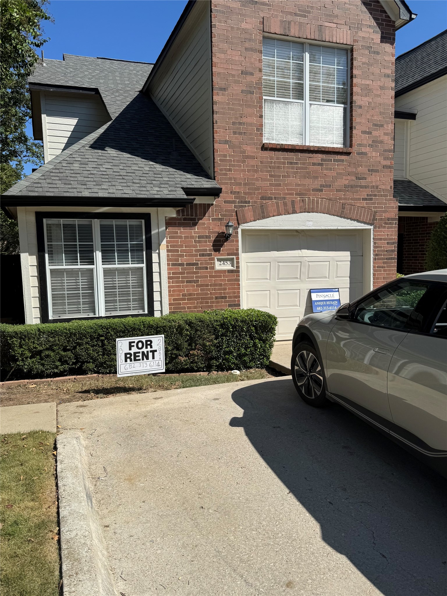 2453 Southcourt Circle — photo