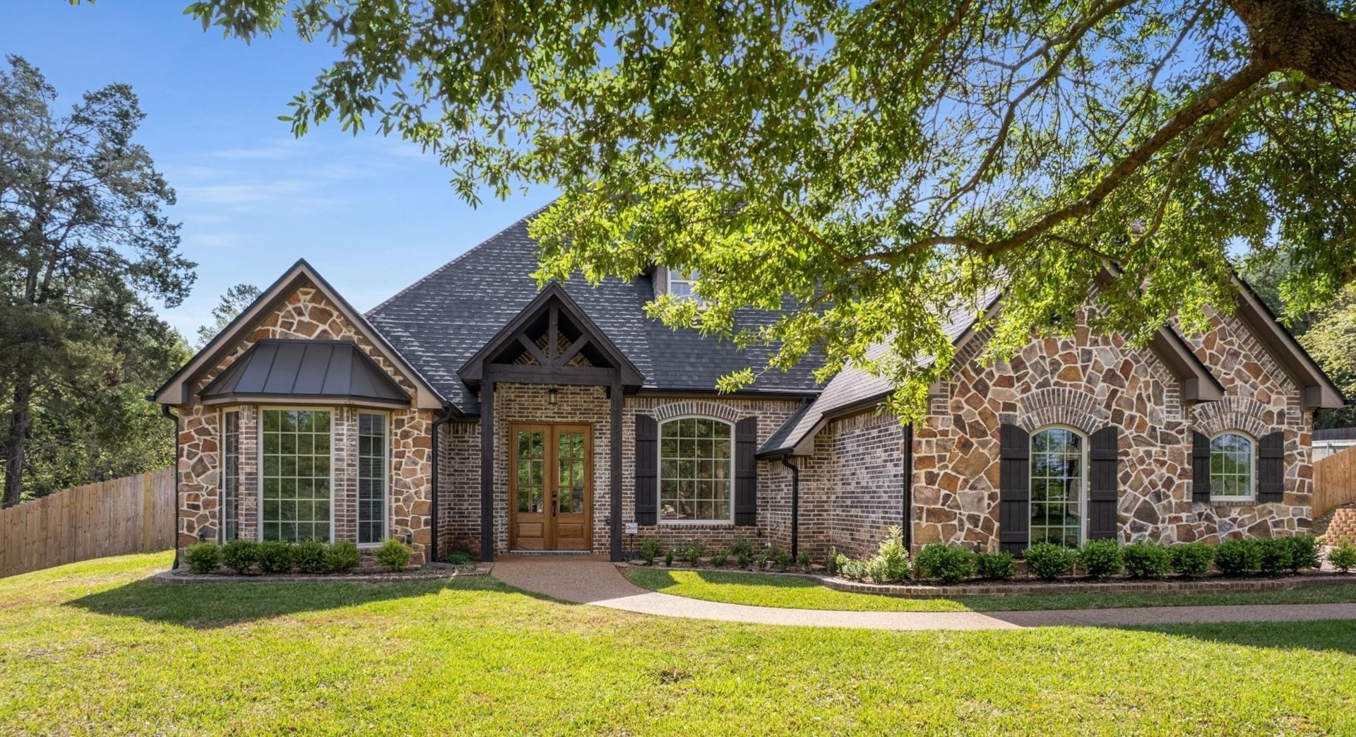 333 Hines Crossing — photo