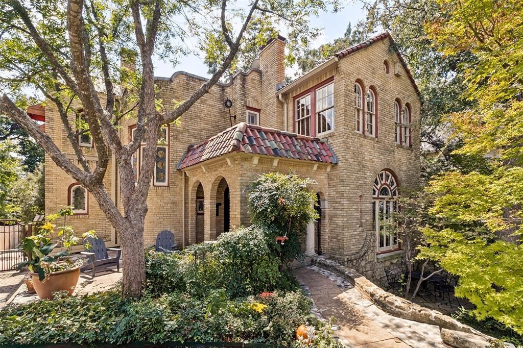 6936 Lakeshore Drive — photo