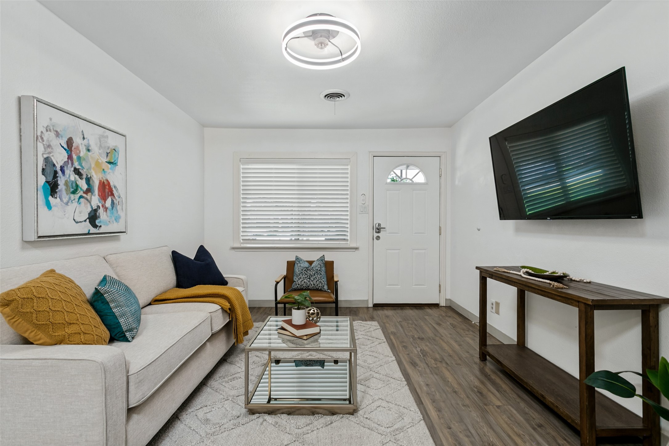 403 E Franklin Street, Grapevine, TX 76051 — photo 3