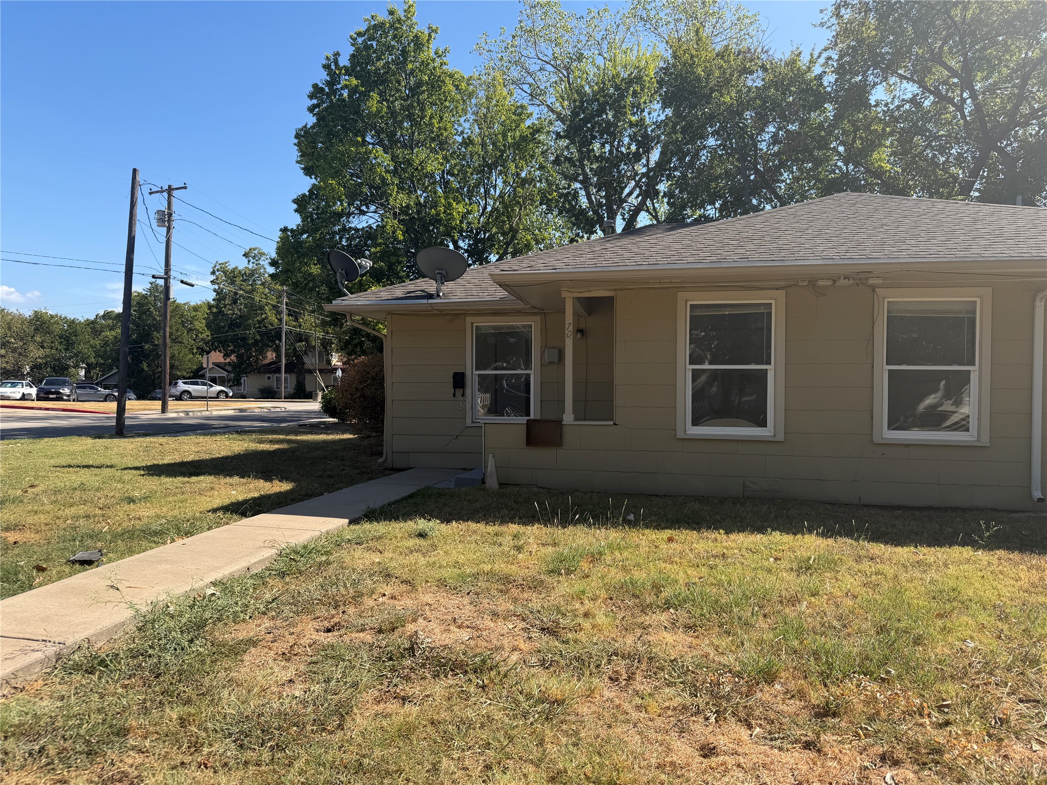 701 Largent — photo