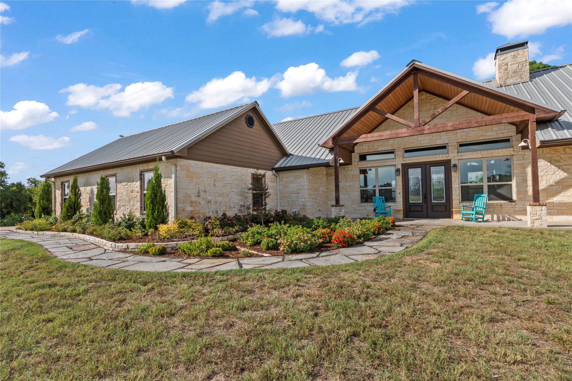 4830 Bridle View Court — photo