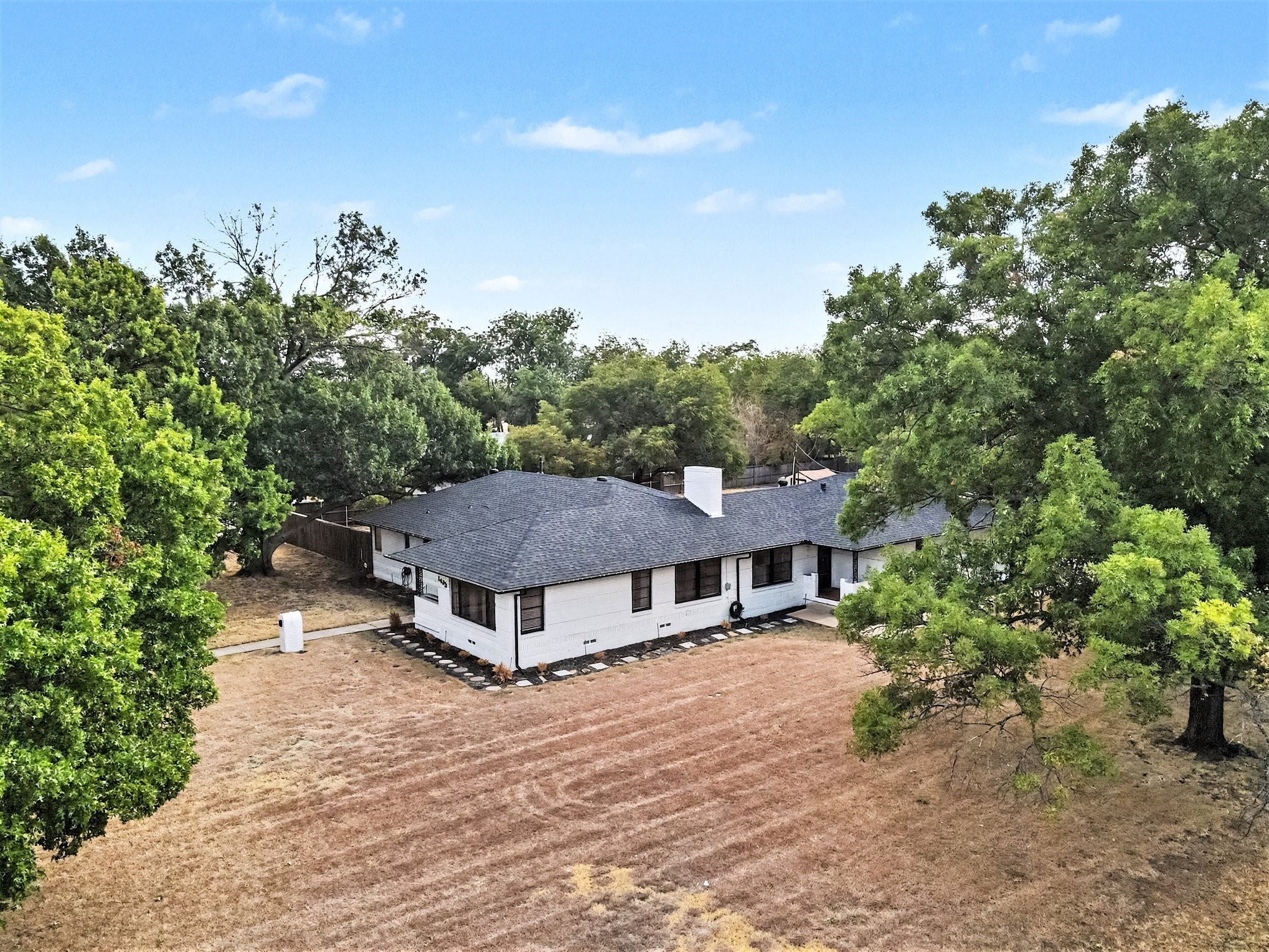 1405 N Buckner Boulevard — photo