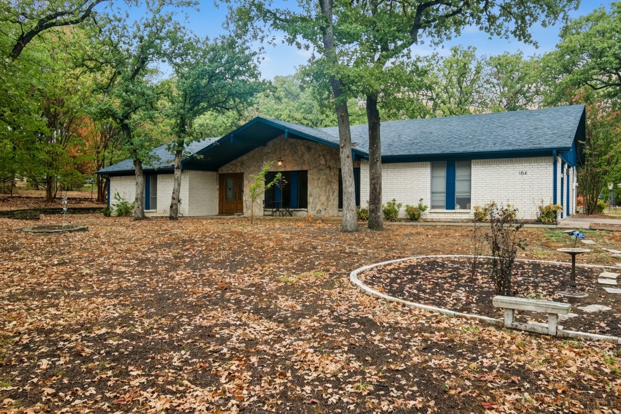 104 Trailwood Court — photo