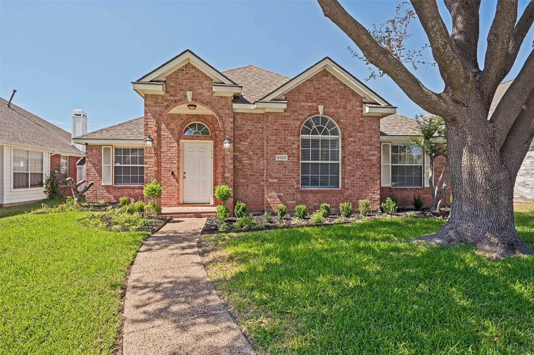 9109 Azinger Drive — photo